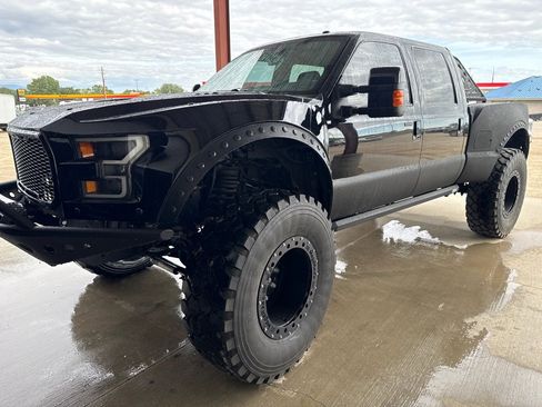 Used 2016 Ford F250 Lariat w/ Chrome Package image 2