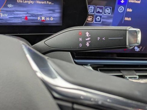 Used 2025 Chevrolet Equinox EV LT image 13