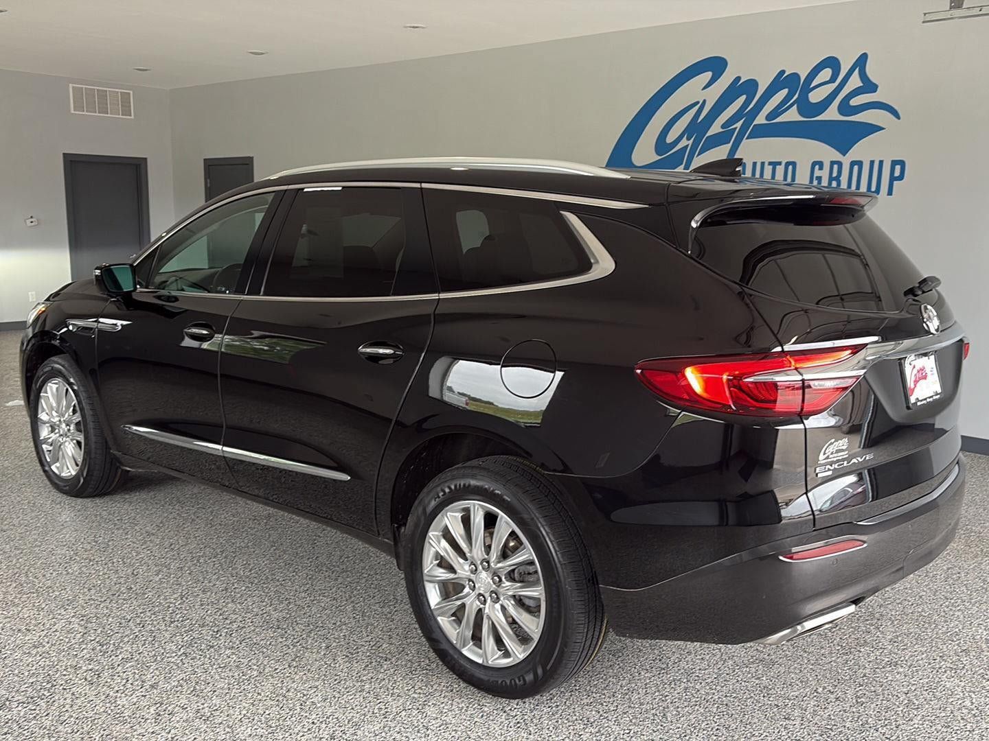 Used 2021 Buick Enclave Premium w/ Surround and Sites Package AWD/4WD image 2