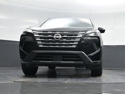 Used 2025 Nissan Rogue S image 39