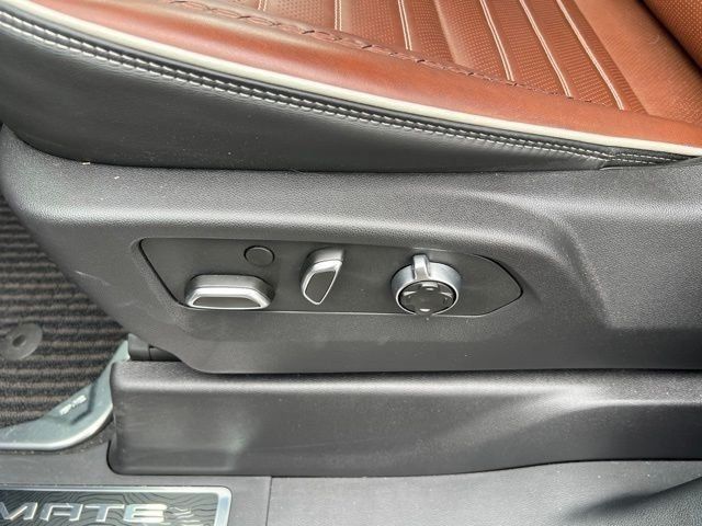 Certified 2025 GMC Sierra 2500 Denali Ultimate AWD/4WD image 32
