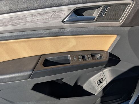 Used 2020 Volkswagen Atlas Cross Sport SE image 15