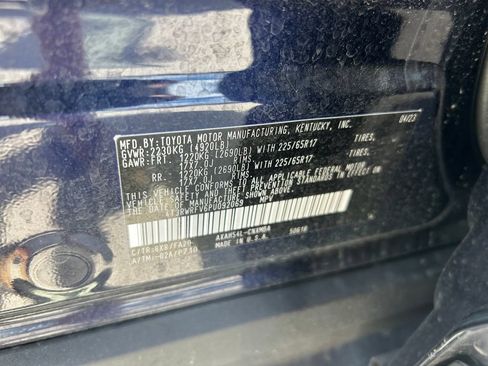 Used 2023 Toyota RAV4 XLE AWD/4WD image 10