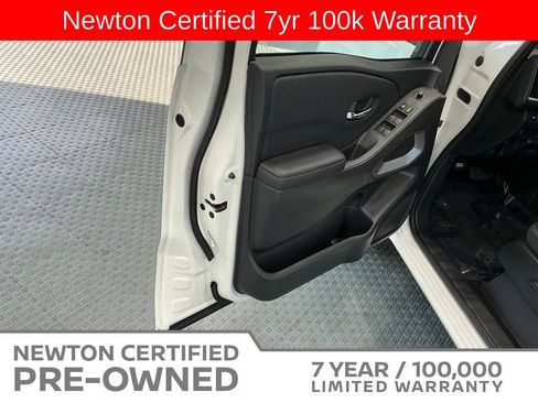 Used 2025 Nissan Frontier SV w/ SV Convenience Package RWD image 36