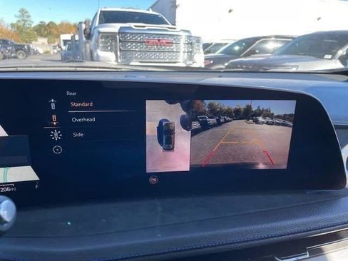 Used 2025 Cadillac XT4 Sport image 16