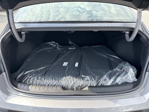 New 2025 Hyundai Elantra Limited image 12