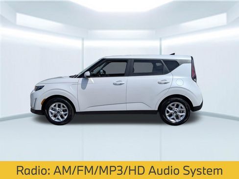 Used 2025 Kia Soul LX w/ LX Technology Package FWD image 2
