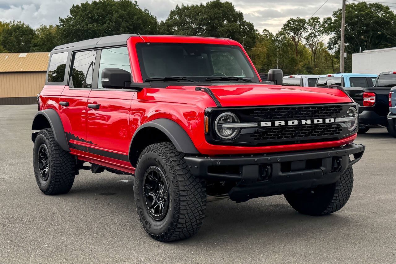 Used 2022 Ford Bronco Wildtrak AWD/4WD image 1