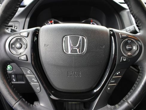 Used 2018 Honda Pilot Touring image 49