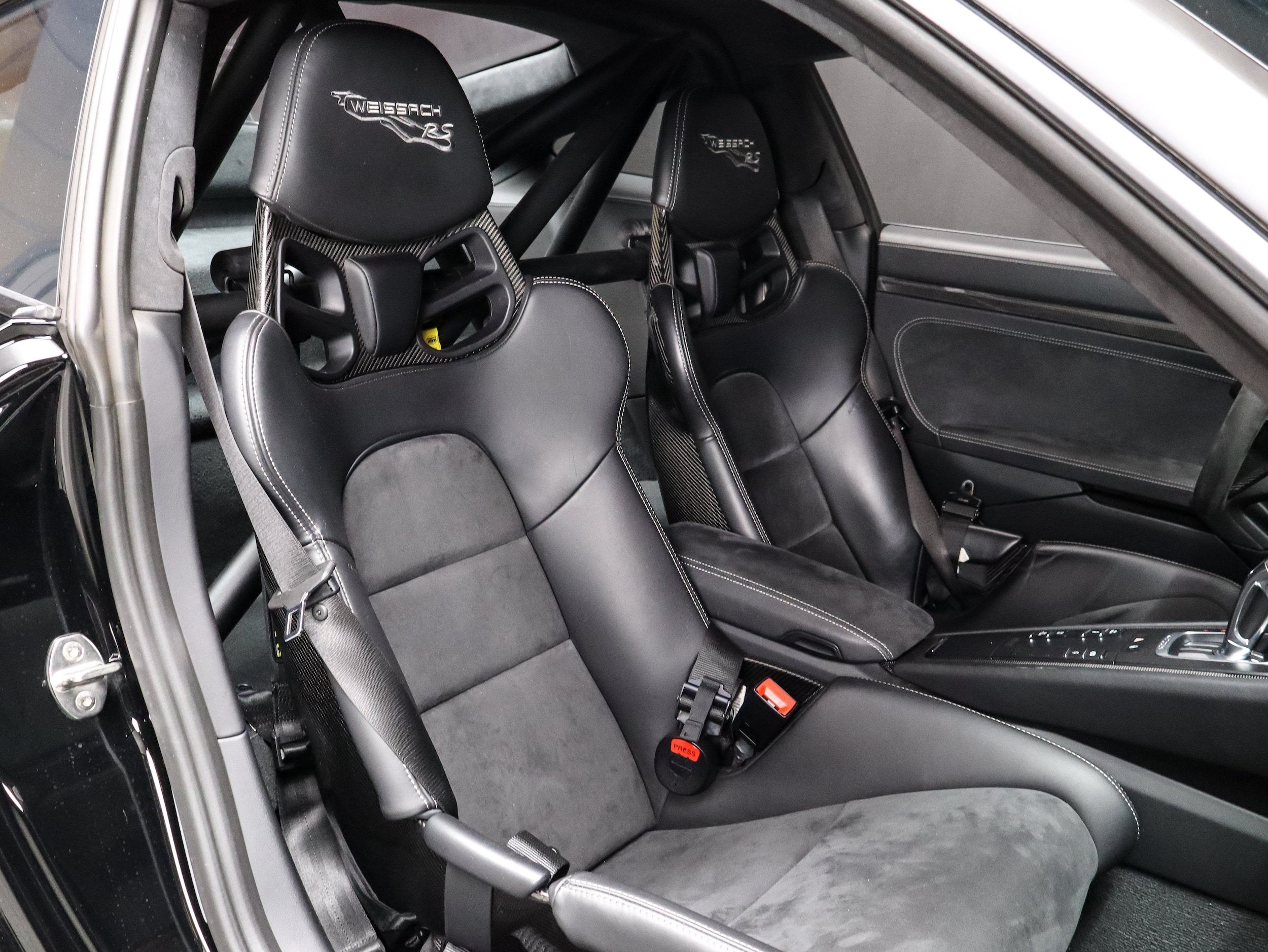 Certified 2018 Porsche 911 GT2 RS RWD image 29