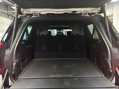 New 2026 Ford Expedition Max Platinum w/ Stealth Appearance Package AWD/4WD image 30