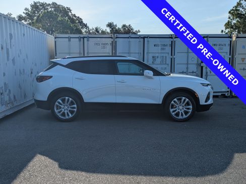 Used 2022 Chevrolet Blazer LT w/ Sound & Technology Package FWD image 3