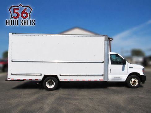 Used 2022 Ford E-350 and Econoline 350 Super Duty RWD image 1