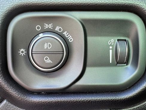 Used 2024 RAM 2500 Big Horn image 23