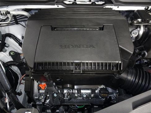 New 2025 Honda Pilot Touring image 10