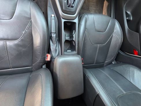 Used 2015 Ford Focus SE w/ Equipment Group 201A FWD image 17