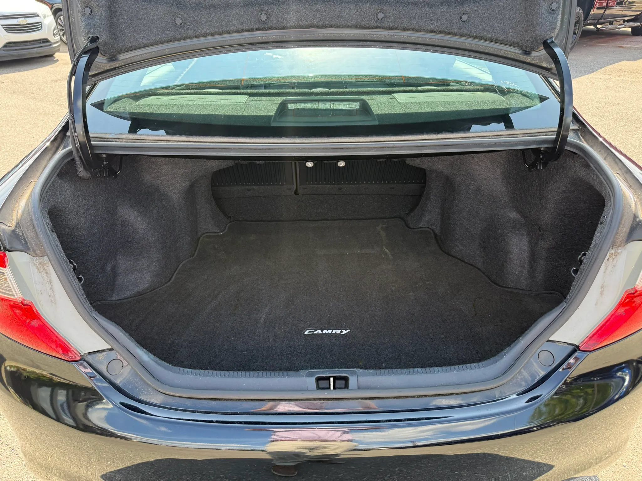 Used 2014 Toyota Camry SE FWD image 24