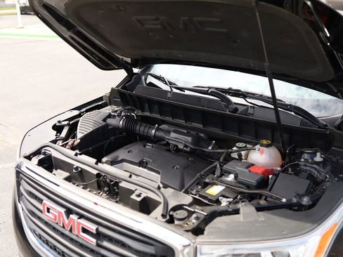 Used 2018 GMC Acadia SLE w/ LPO, Black Accent Package image 44