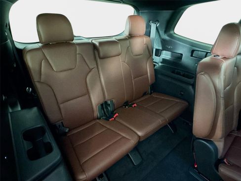 Certified 2024 Kia Telluride EX w/ EX Captain's Chair Package AWD/4WD image 29