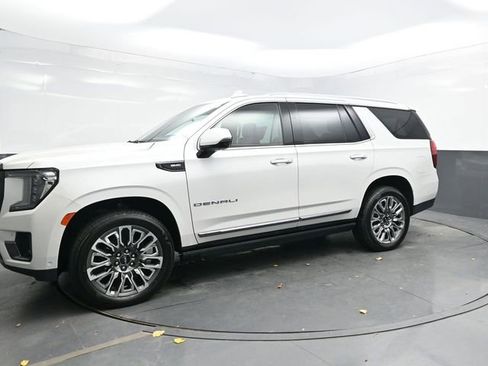 Used 2023 GMC Yukon Denali Ultimate image 3