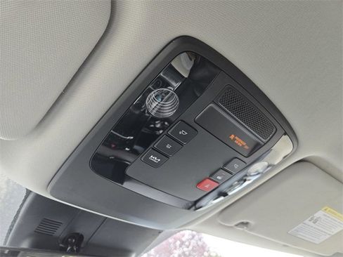 Certified 2024 Kia Carnival EX image 20