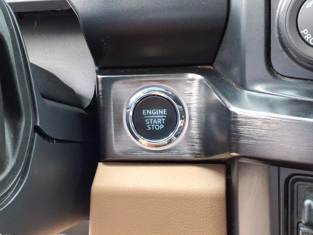 Used 2023 Ford F250 Lariat w/ Lariat Ultimate Package AWD/4WD image 18