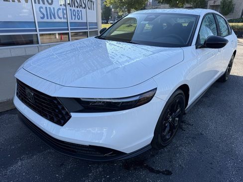 New 2025 Honda Accord SE image 10