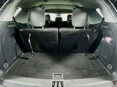 Used 2024 Ford Explorer XLT w/ Equipment Group 202A RWD image 28