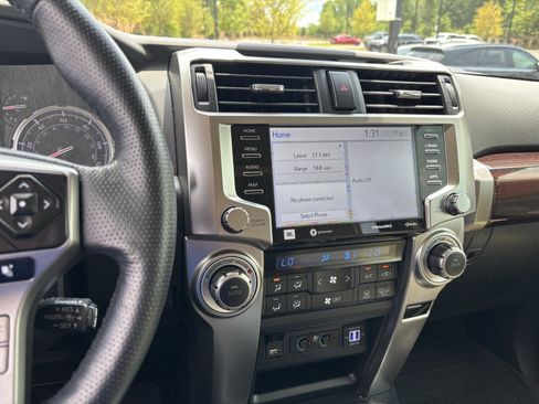 Used 2023 Toyota 4Runner Limited AWD/4WD image 30