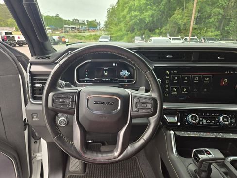 Used 2023 GMC Sierra 1500 Denali Ultimate AWD/4WD image 9
