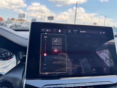 Used 2023 Jeep Compass Limited image 26