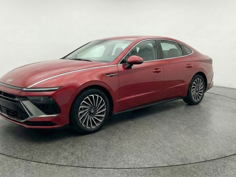 Used 2025 Hyundai Sonata SEL FWD image 3