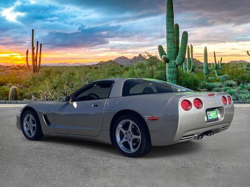 Used 2002 Chevrolet Corvette Coupe w/ Preferred Equipment Group2 RWD image 5