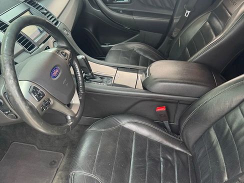 Used 2017 Ford Taurus SHO image 5