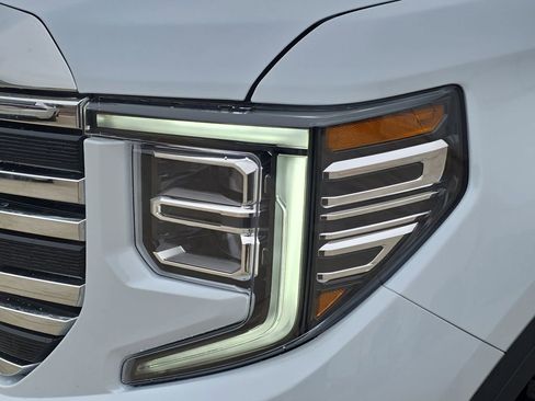 New 2026 GMC Sierra 1500 SLT w/ SLT Premium Plus Package AWD/4WD image 31
