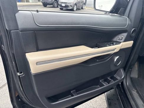 Used 2024 Ford Expedition Max Limited AWD/4WD image 24