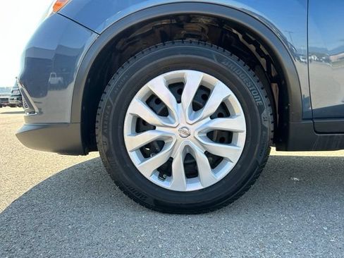Used 2015 Nissan Rogue S AWD/4WD image 11