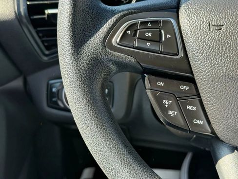 Used 2017 Ford Escape SE image 24