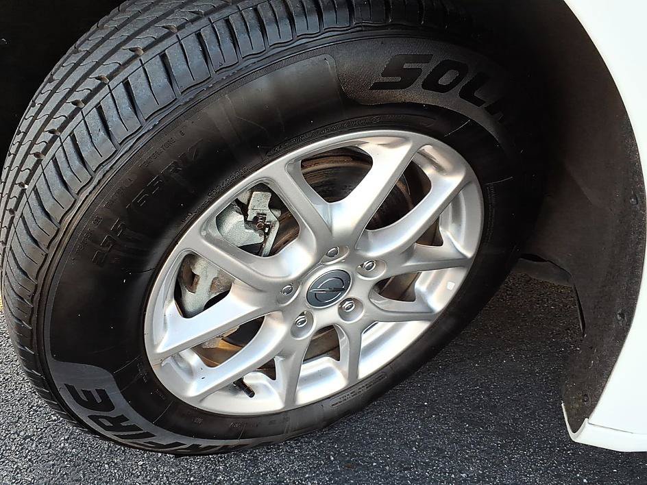 Used 2023 Chrysler Pacifica Touring-L FWD image 9