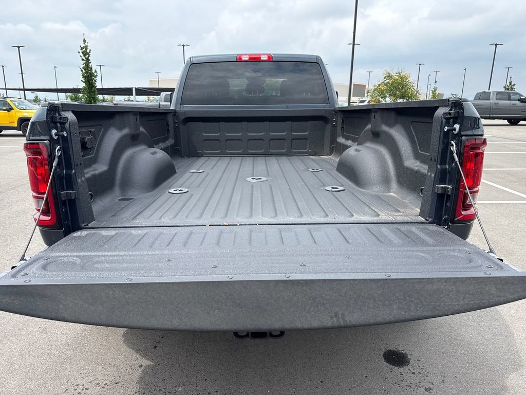 New 2026 RAM 3500 Big Horn AWD/4WD image 27