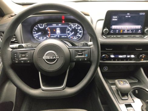 Used 2023 Nissan Rogue SV FWD image 22