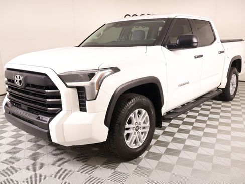 Used 2024 Toyota Tundra SR5 AWD/4WD image 10