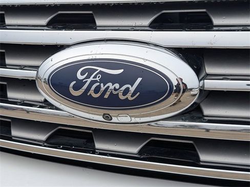 Used 2021 Ford Expedition Limited image 8