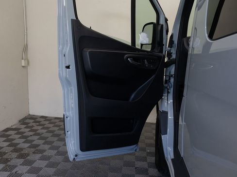 Used 2025 Mercedes-Benz Sprinter 2500 image 15