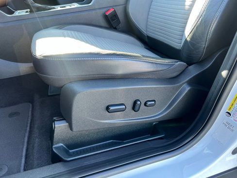 Used 2019 Ford Escape SE image 14