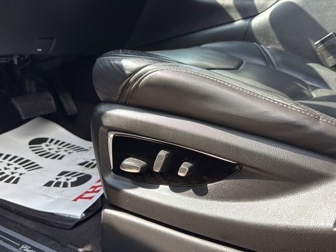 Used 2018 Cadillac Escalade Luxury image 10