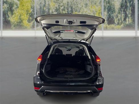 Used 2019 Nissan Rogue S image 12