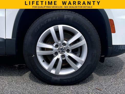 Used 2017 Volkswagen Tiguan S AWD/4WD image 9