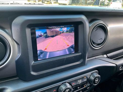 Used 2020 Jeep Gladiator Sport w/ Quick Order Package 24S AWD/4WD image 29