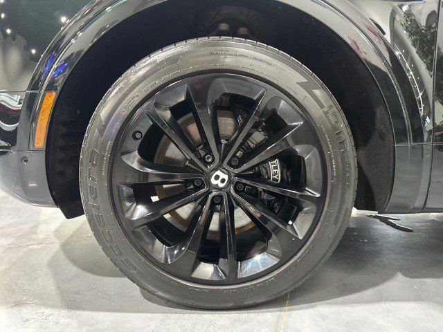 Used 2017 Bentley Bentayga AWD/4WD image 99